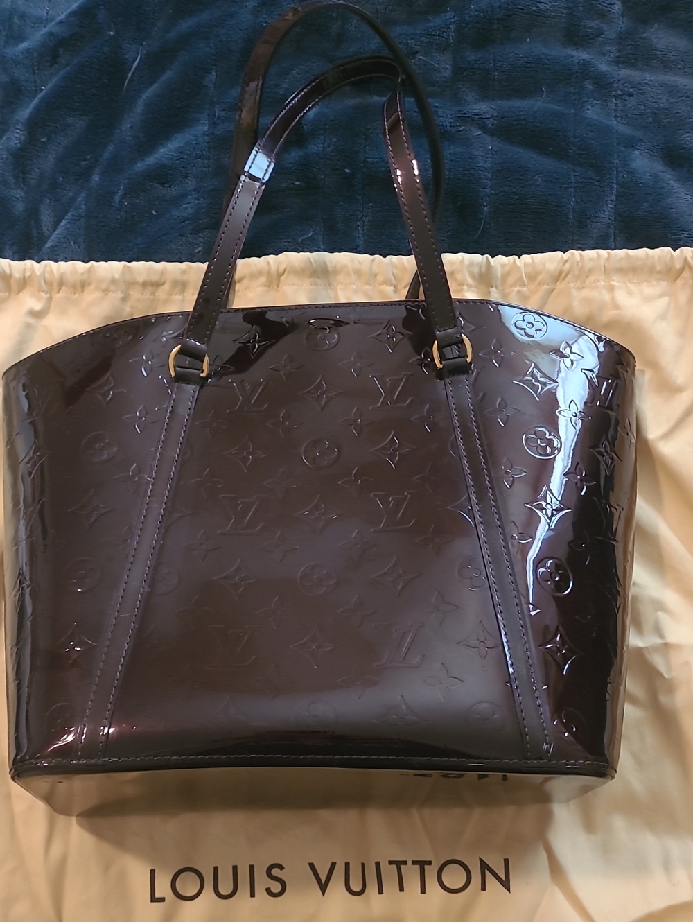 Louis Vuitton Vernis Avalon GM Tote in Amarante